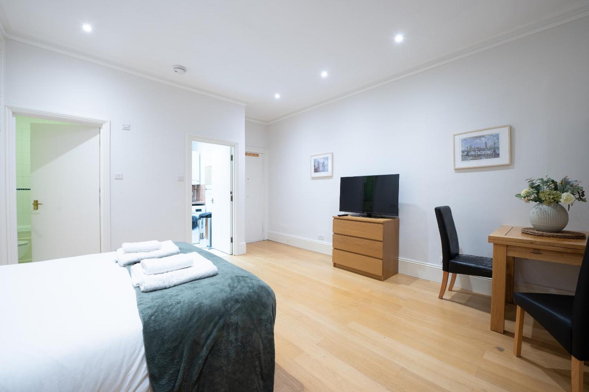 Pembridge Gardens By Capital * Londra